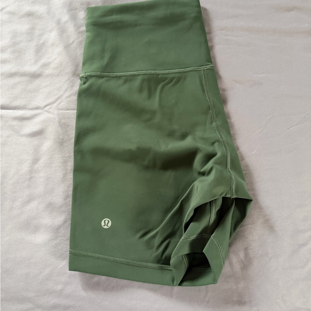 Lululemon Wundertrain 6in Shorts, size 10